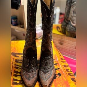 Corral Brown and Black Embroidered Western Boots
